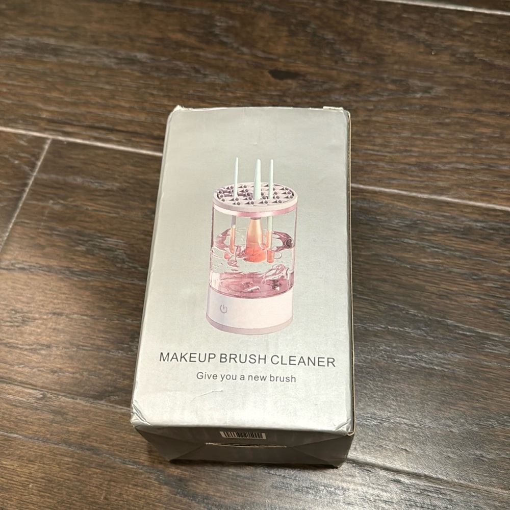 NEW IN BOX sonic make up brush cleaner